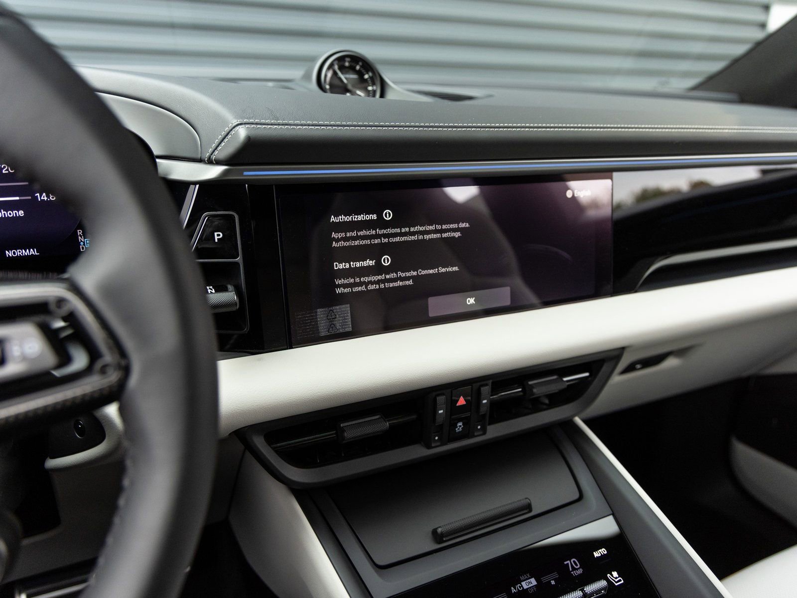 New 2025 Porsche Macan 4S Electric image 16