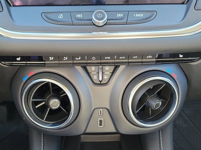 Certified 2023 Chevrolet Blazer LT w/ Convenience Package image 28