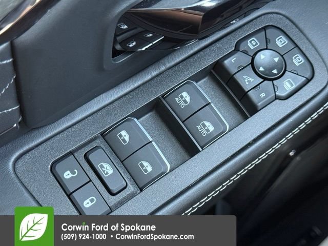 Used 2025 RAM 2500 Limited AWD/4WD image 21