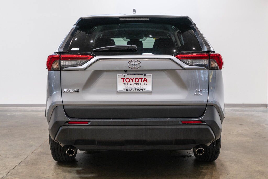 Used 2025 Toyota RAV4 LE AWD/4WD image 8