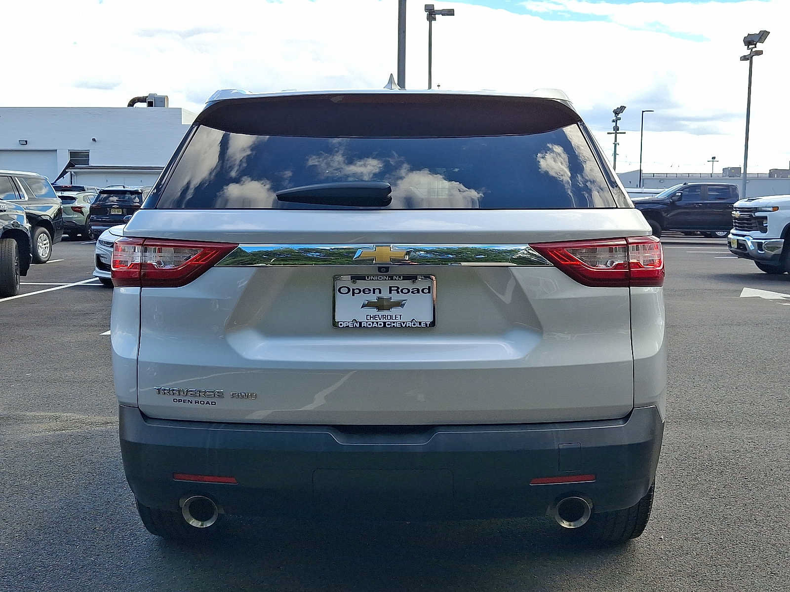 Used 2021 Chevrolet Traverse LS AWD/4WD image 5