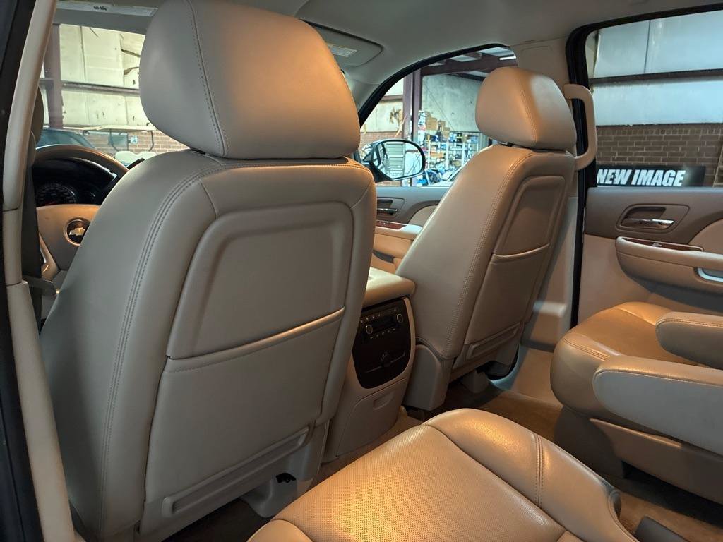 Used 2010 Chevrolet Tahoe LTZ AWD/4WD image 26