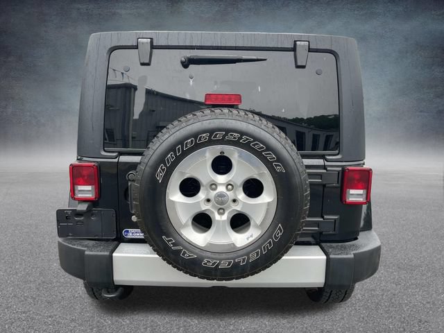 Used 2015 Jeep Wrangler Unlimited Sahara w/ Connectivity Group AWD/4WD image 6
