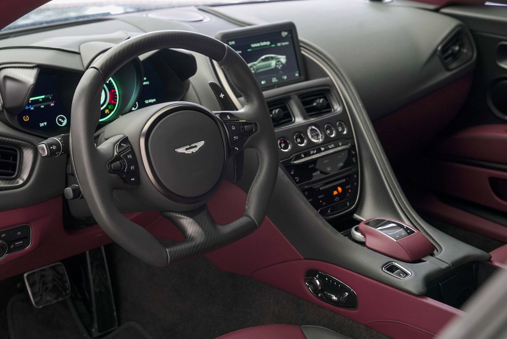 Used 2023 Aston Martin DBS Coupe image 16