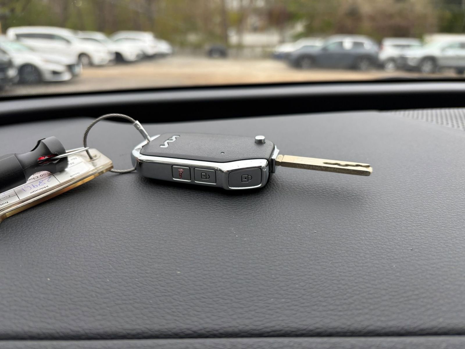 Used 2025 Kia Sportage LX FWD image 21