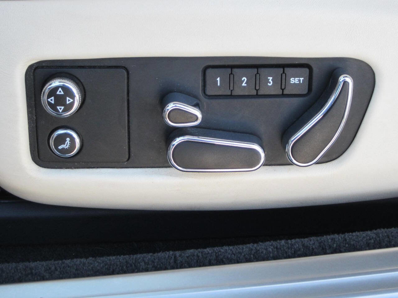 Used 2015 Bentley Continental GT image 35