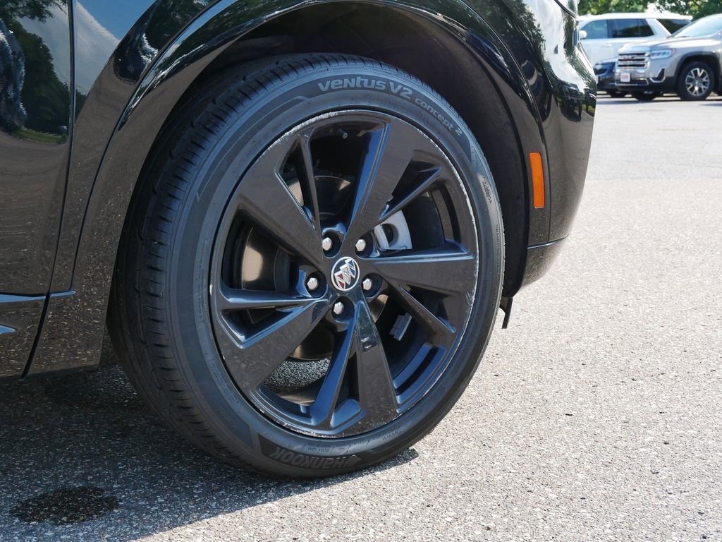 Used 2023 Buick Envision Essence w/ Technology Package I image 9