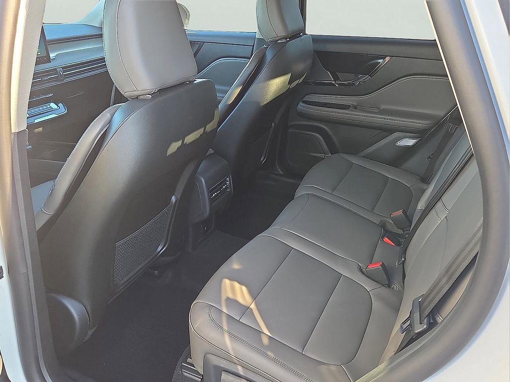 New 2026 Lincoln Corsair Premiere FWD image 7