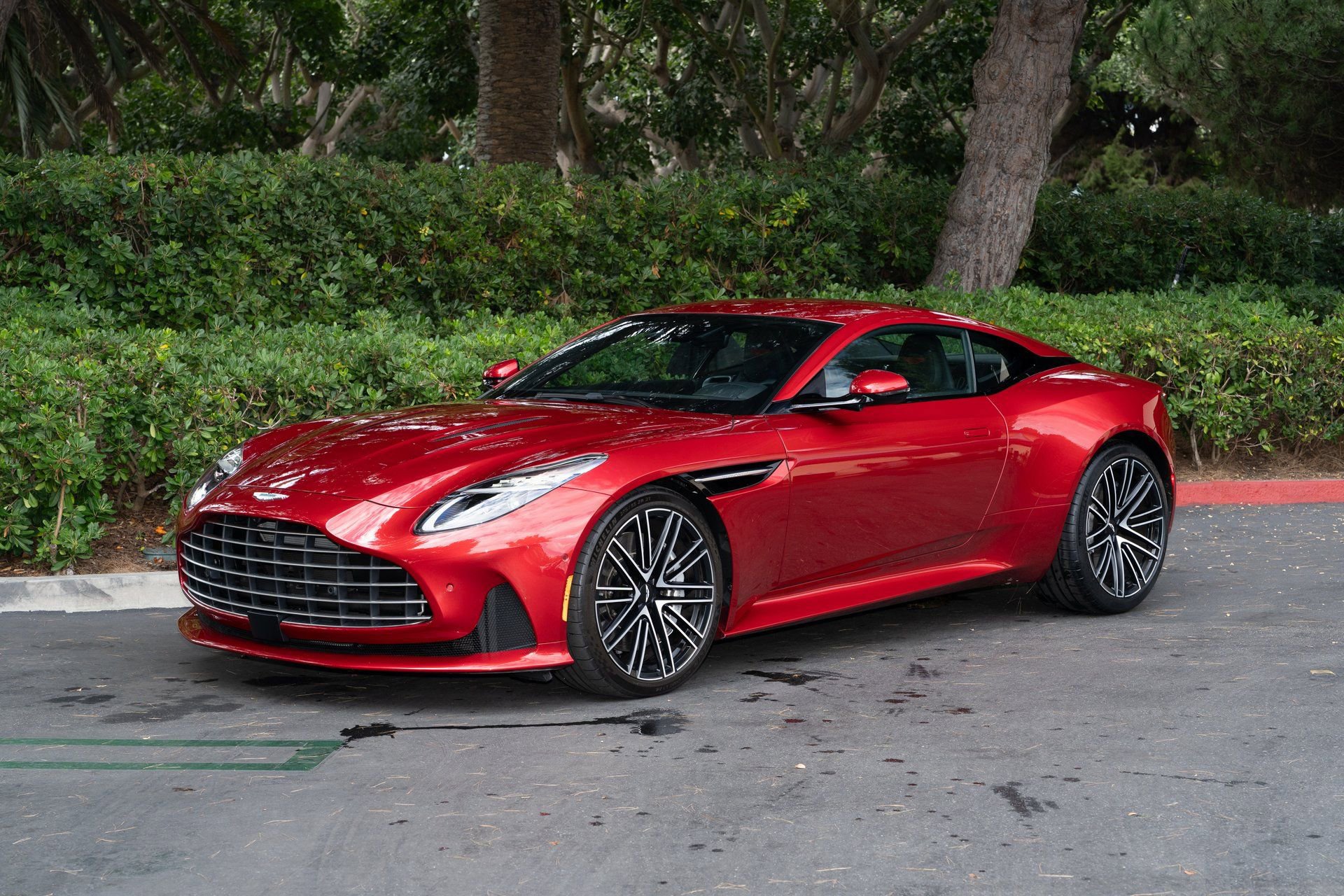 Used 2024 Aston Martin DB12 Coupe image 25