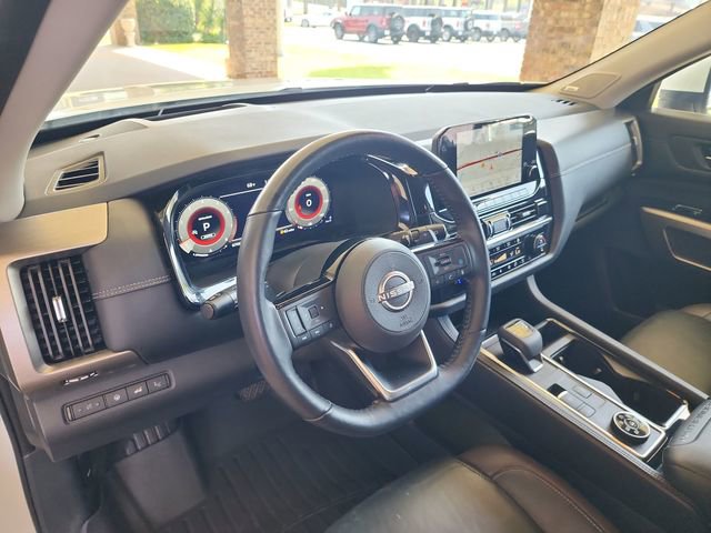 Used 2023 Nissan Pathfinder Platinum w/ Cargo Package AWD/4WD image 10
