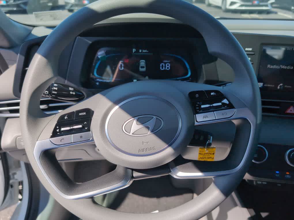New 2026 Hyundai Elantra SE FWD image 28