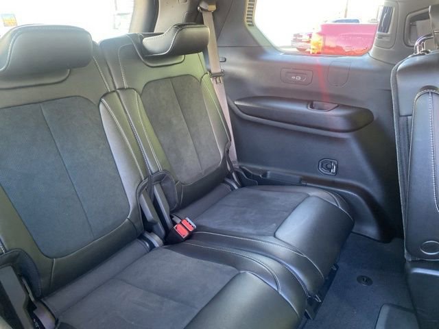 Used 2025 Jeep Grand Cherokee L Altitude image 35