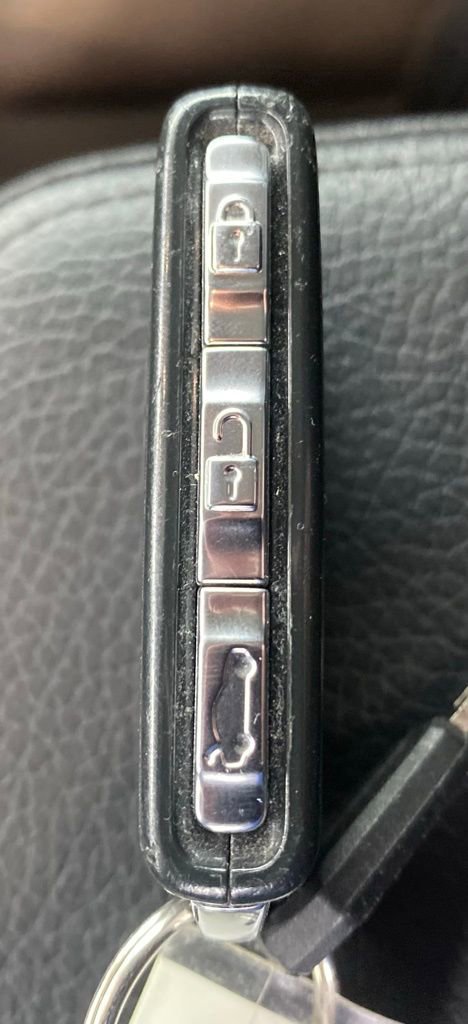 Used 2021 Volvo XC60 T6 Momentum image 34