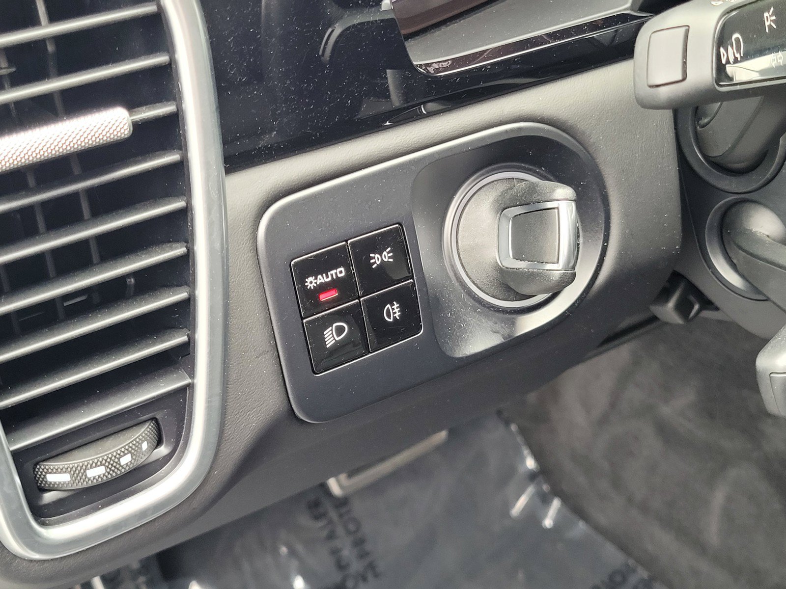 Used 2021 Porsche Cayenne GTS AWD/4WD image 19