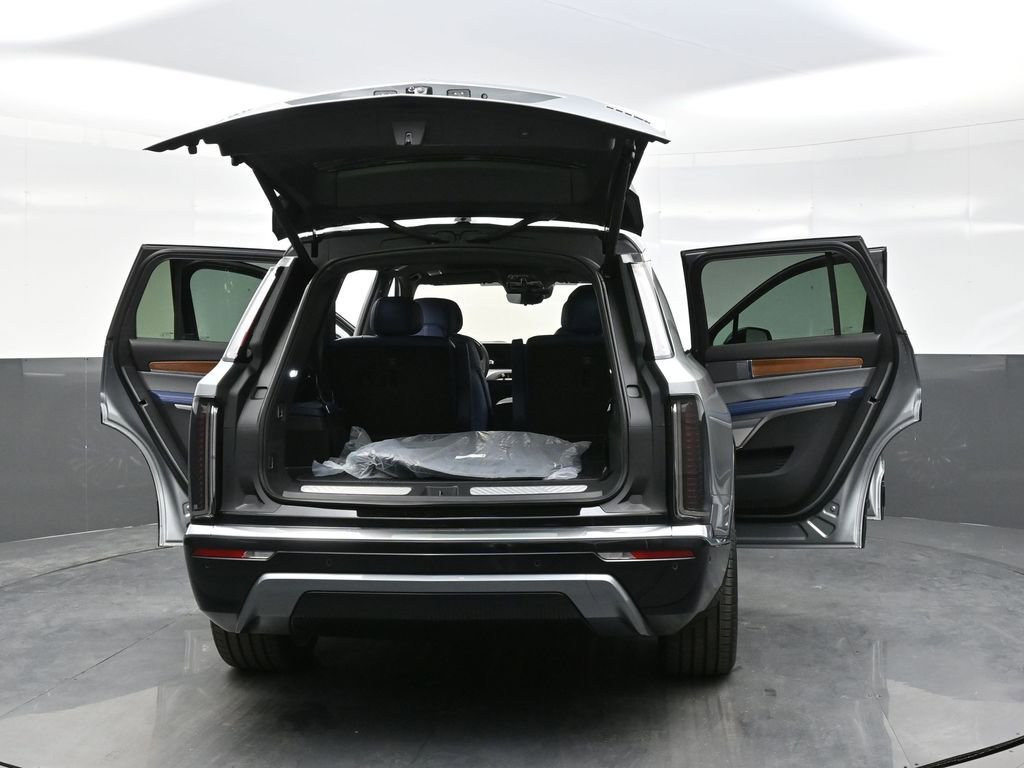 New 2026 Cadillac Vistiq Premium Luxury w/ LPO, Floor Liner Package AWD/4WD image 38