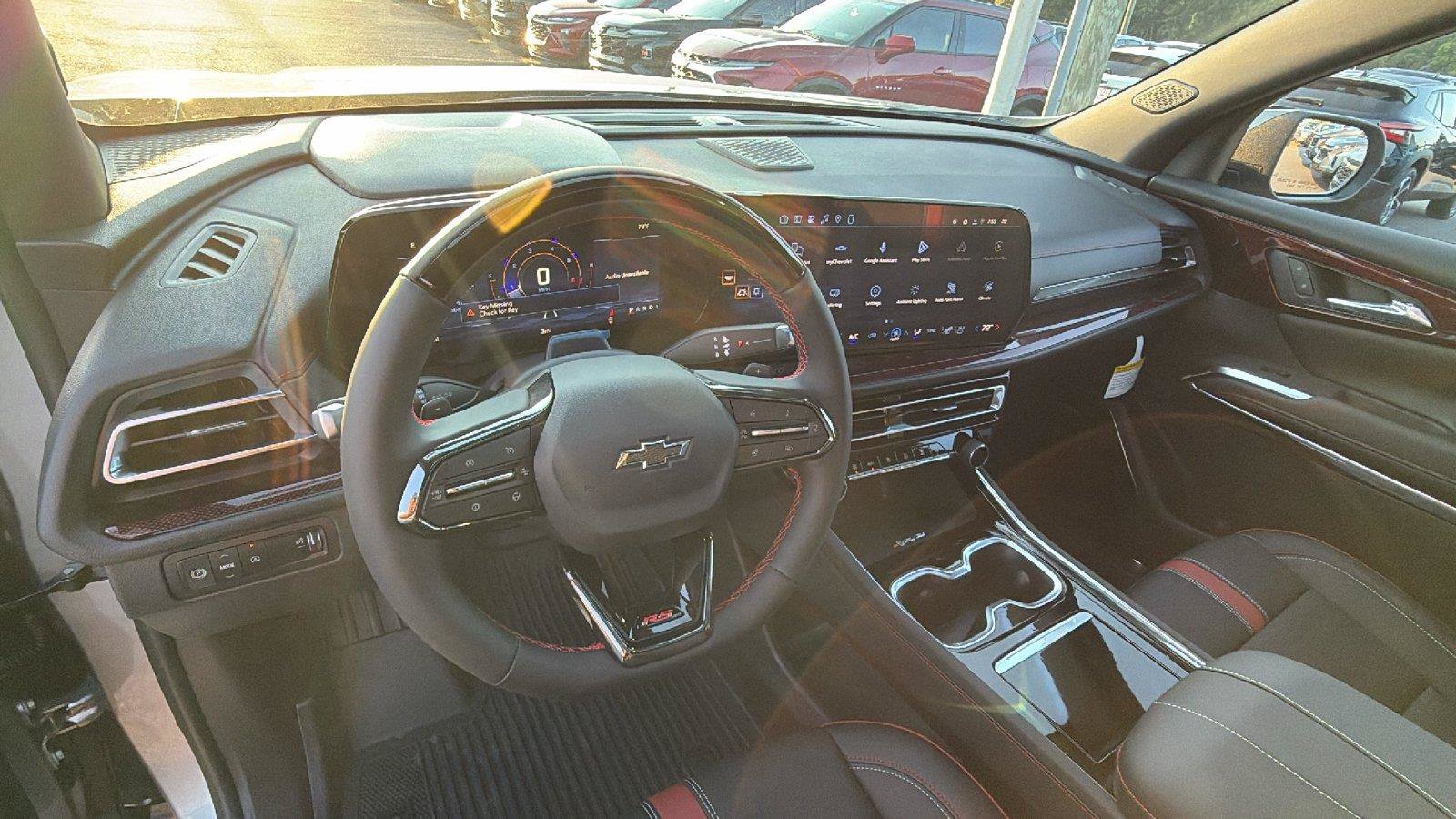 New 2027 Chevrolet Traverse RS w/ LPO, Floor Liner Package FWD image 4