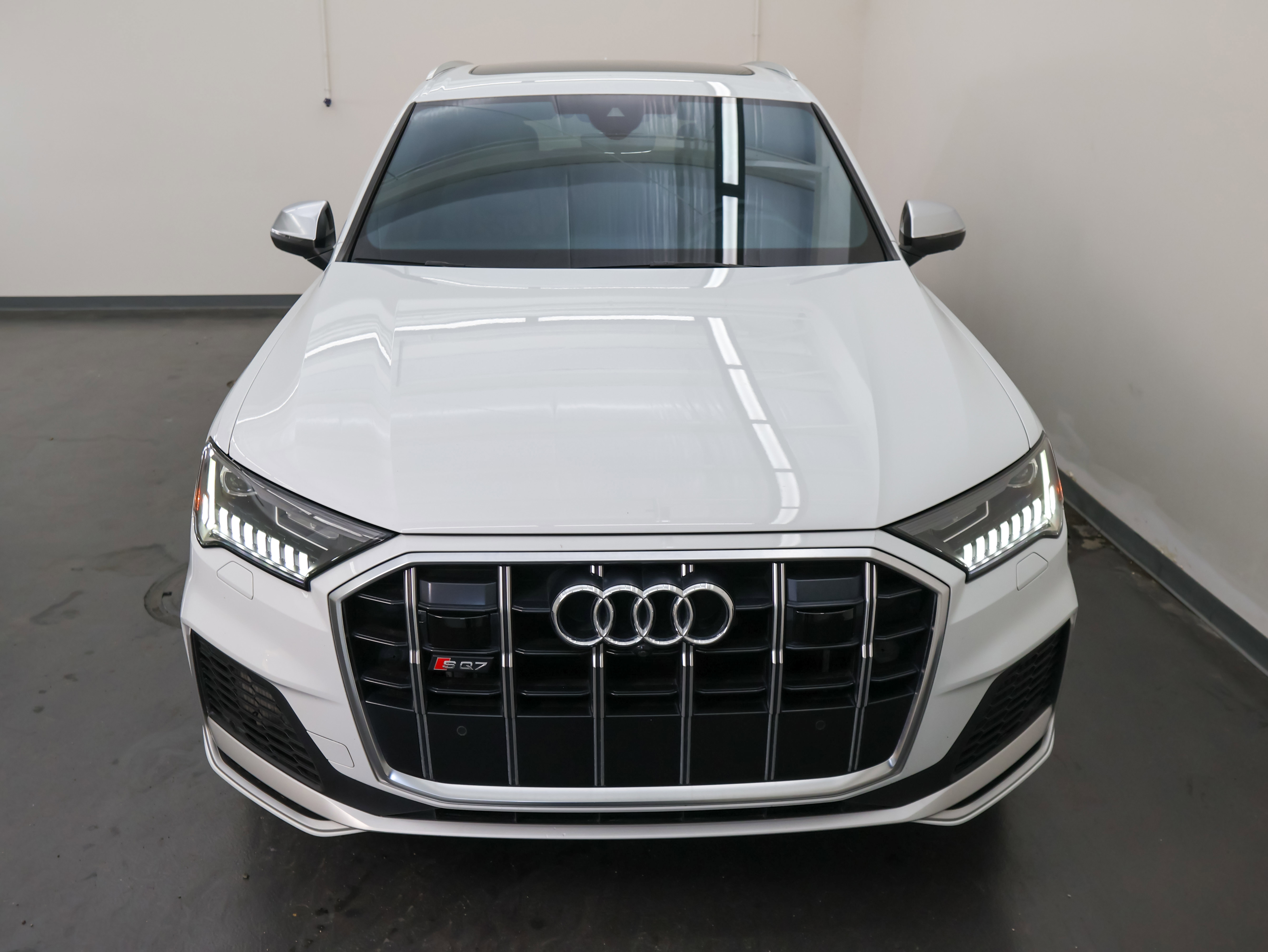Used 2022 Audi SQ7 Premium Plus AWD/4WD image 9
