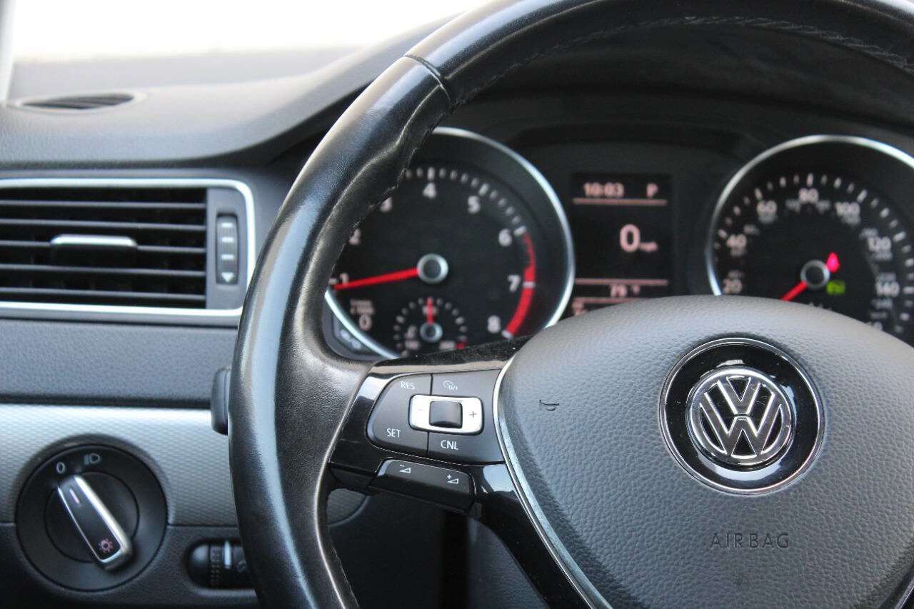 Used 2017 Volkswagen Jetta SE image 23