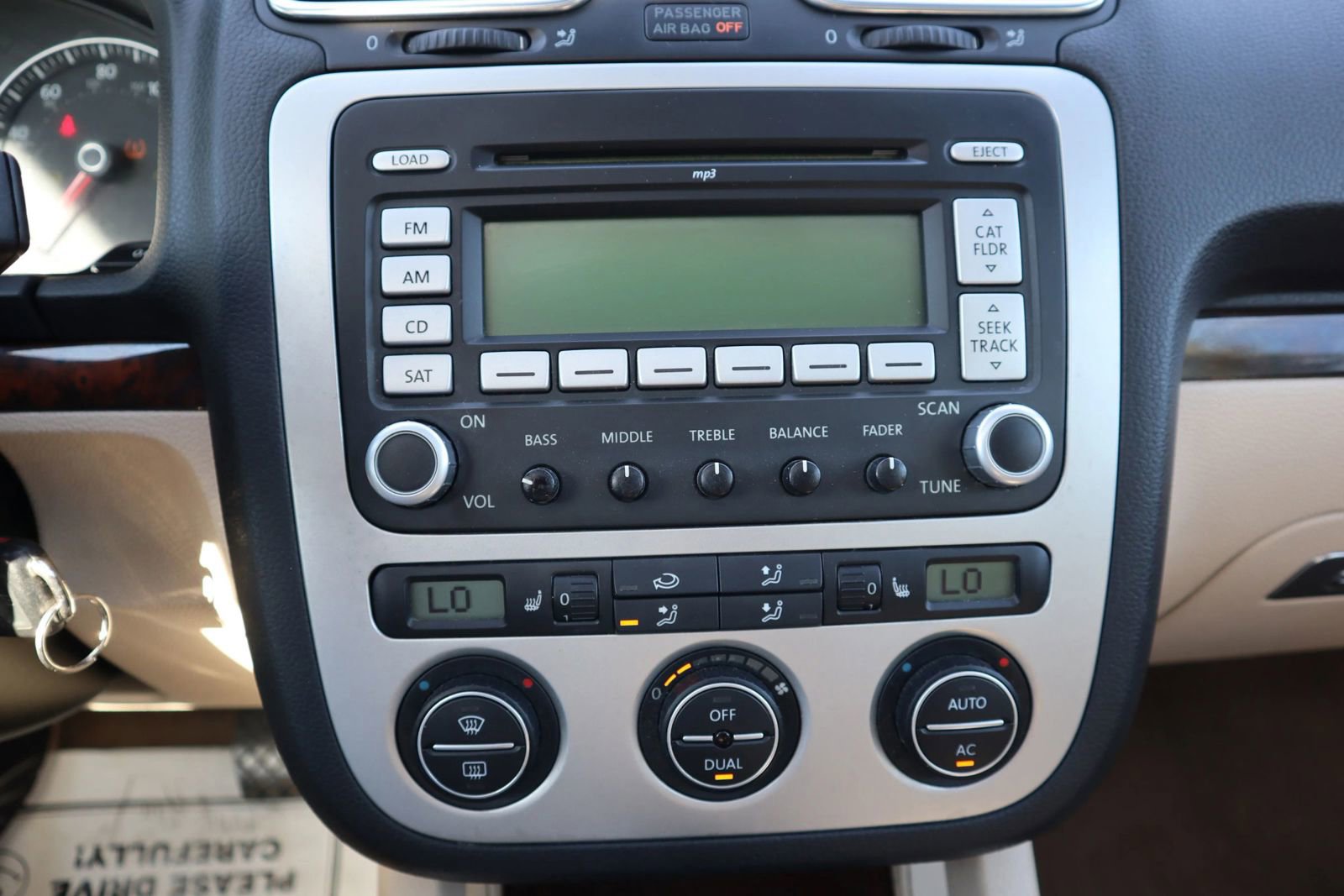 Used 2008 Volkswagen Eos Lux FWD image 17