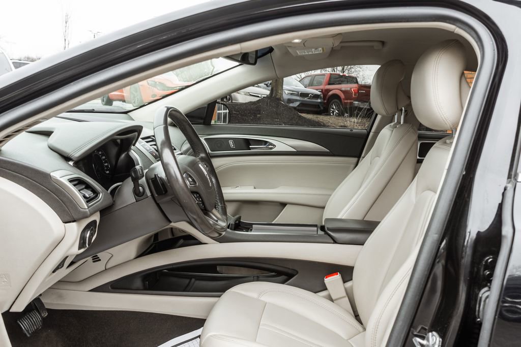 Used 2019 Lincoln MKZ Premiere image 29