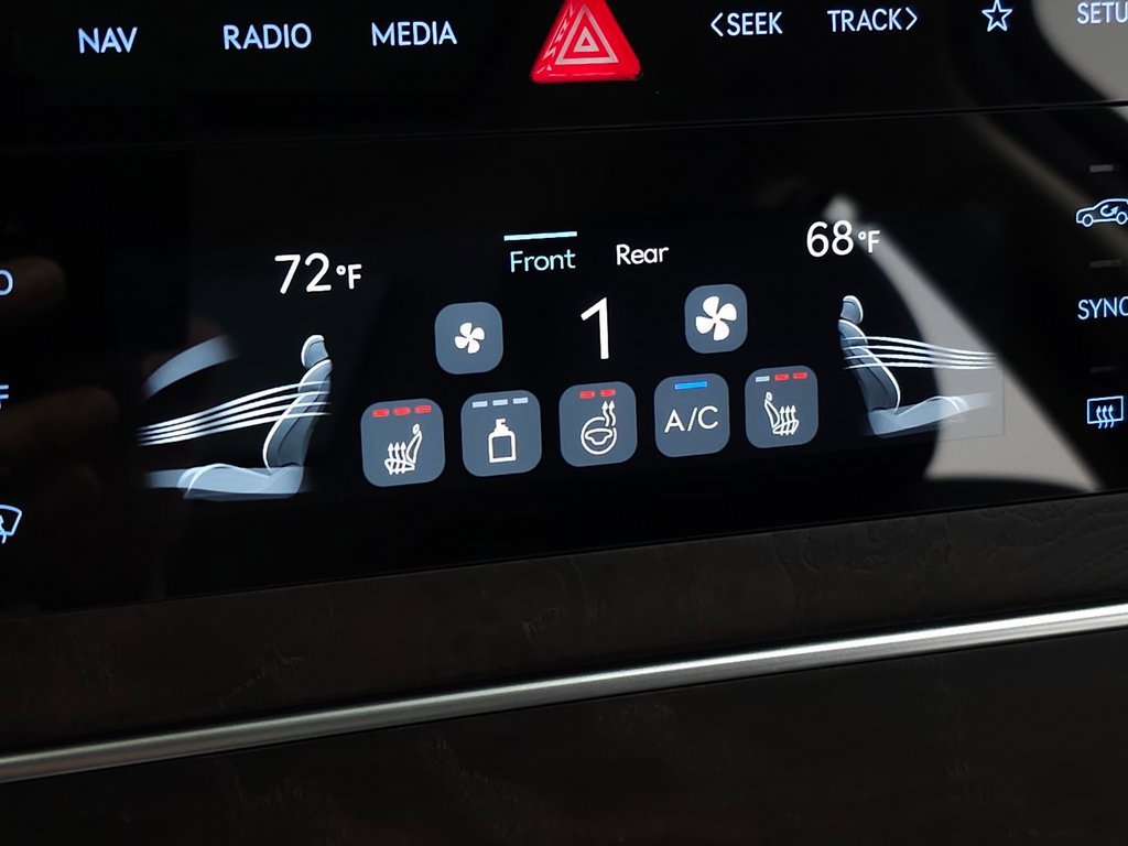 Used 2026 Genesis GV80 2.5T Select image 25