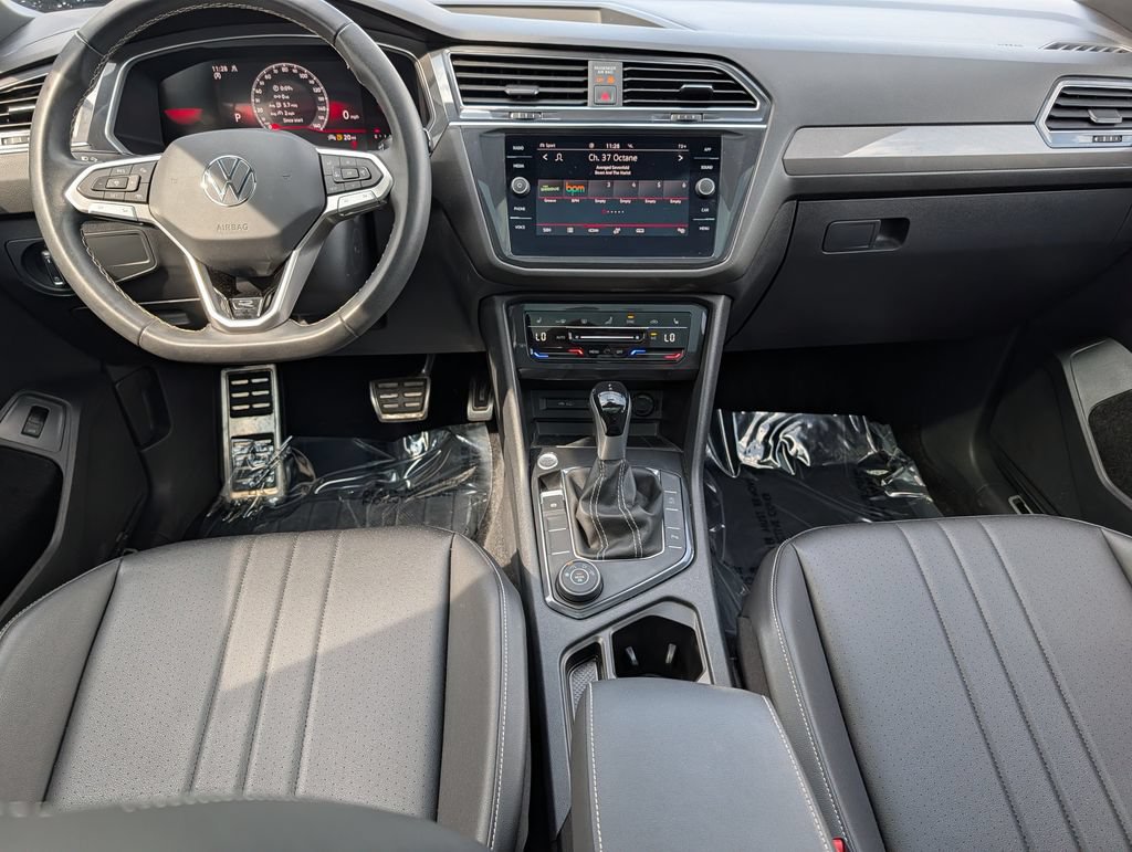 Used 2023 Volkswagen Tiguan SE R-Line AWD/4WD image 20