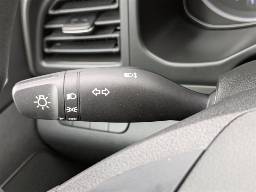 Used 2019 Hyundai Elantra SE w/ Cargo Package image 34