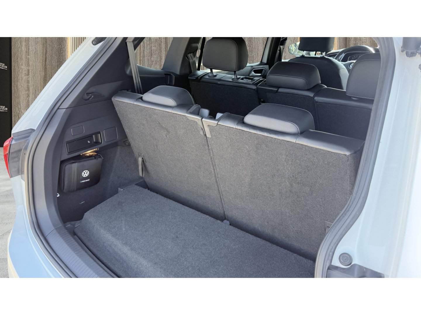 Used 2019 Volkswagen Tiguan SEL R-Line FWD image 15