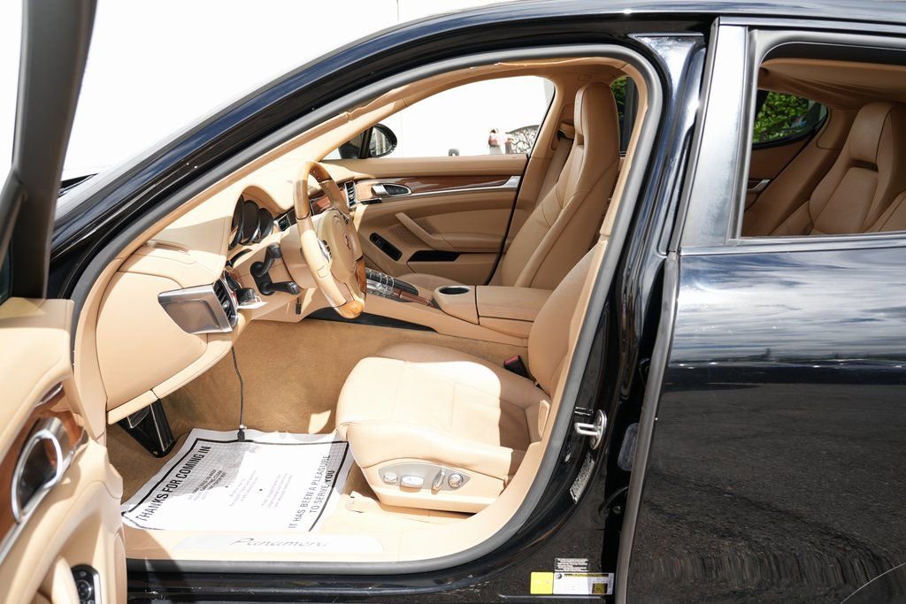 Used 2013 Porsche Panamera image 18
