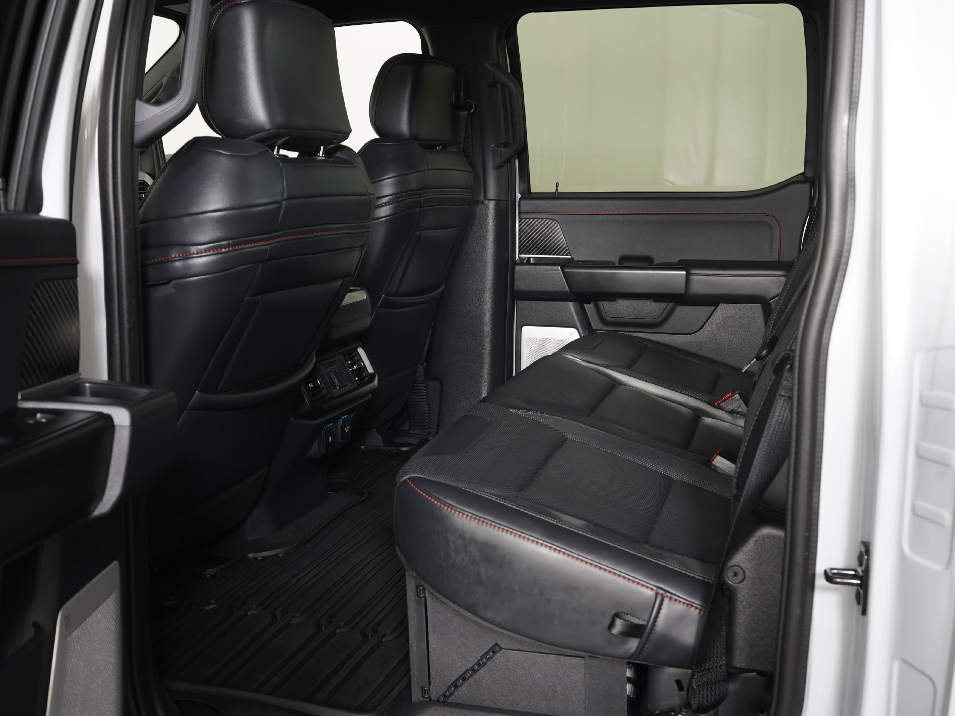 Used 2025 Ford F150 Raptor AWD/4WD image 13