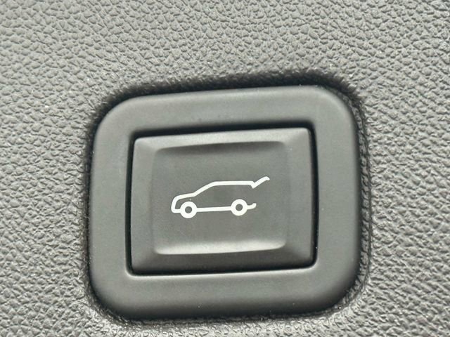 Used 2023 Chevrolet Equinox Premier image 38