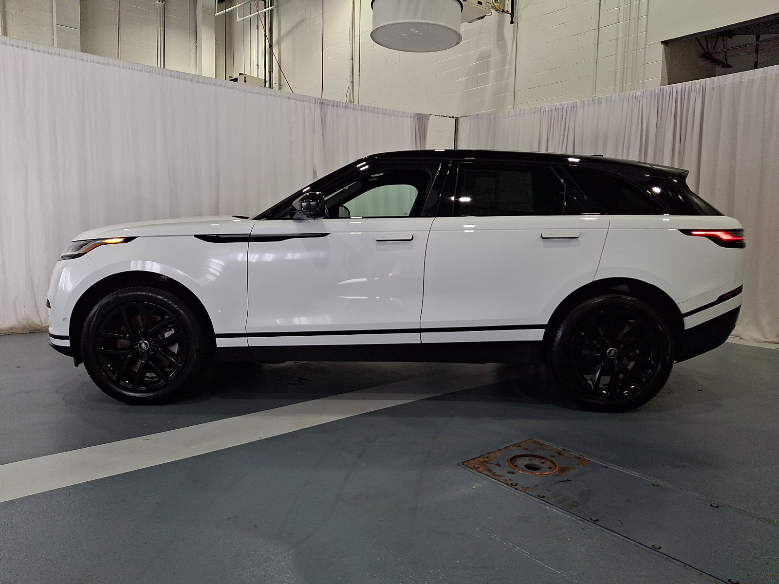 Certified 2026 Land Rover Range Rover Velar S AWD/4WD image 7