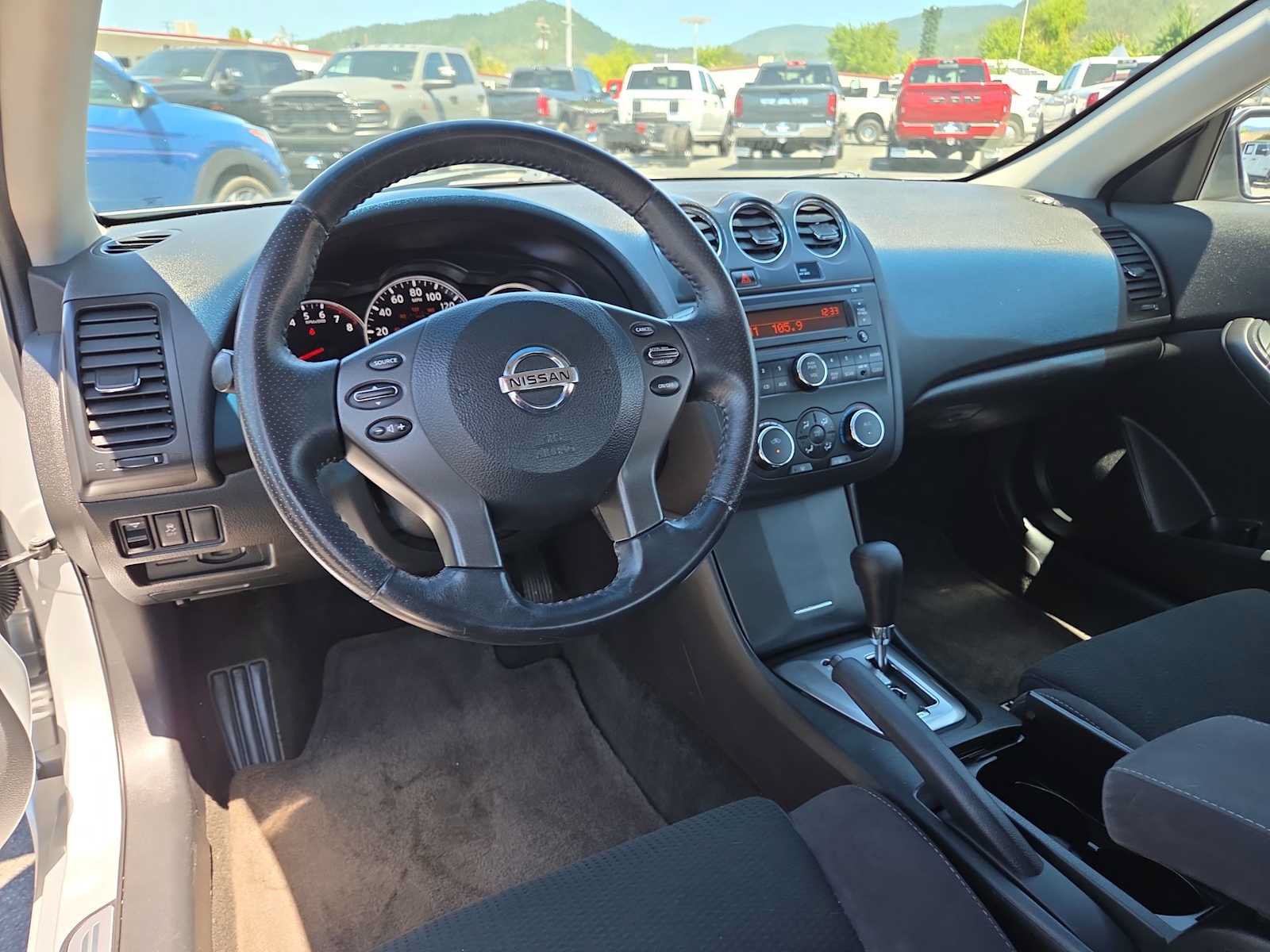 Used 2011 Nissan Altima 2.5 S w/ Convenience Pkg FWD image 18
