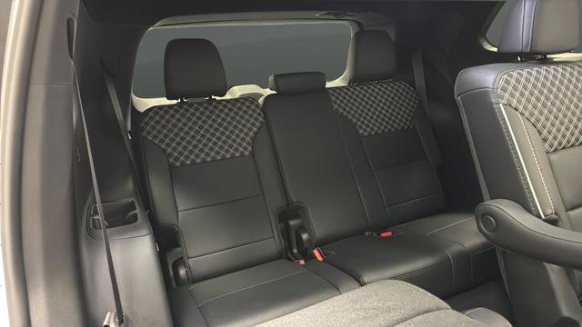 Used 2024 GMC Acadia Denali AWD/4WD image 25