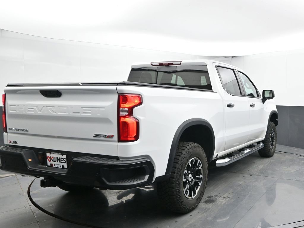 Used 2024 Chevrolet Silverado 1500 ZR2 w/ Technology Package image 9