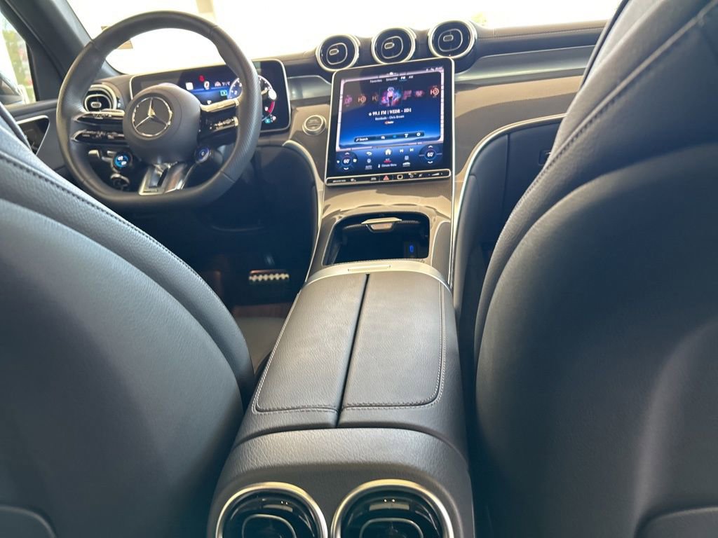 Used 2024 Mercedes-Benz GLC 43 AMG 4MATIC image 32
