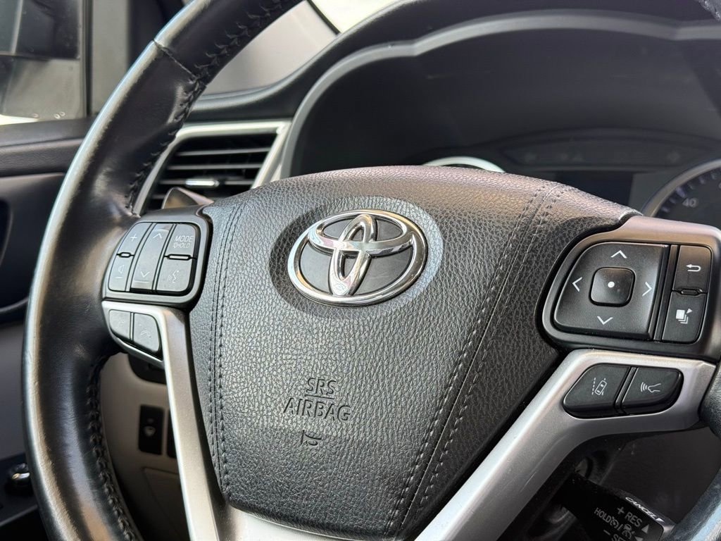 Used 2018 Toyota Highlander XLE image 18