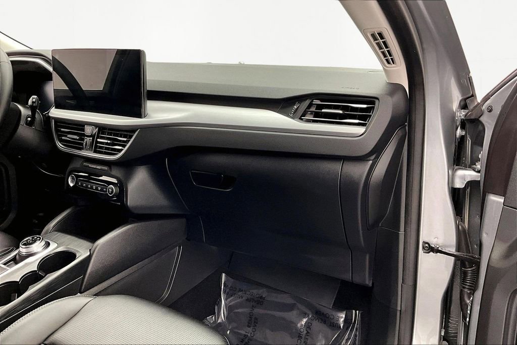 Used 2023 Ford Escape Platinum image 17