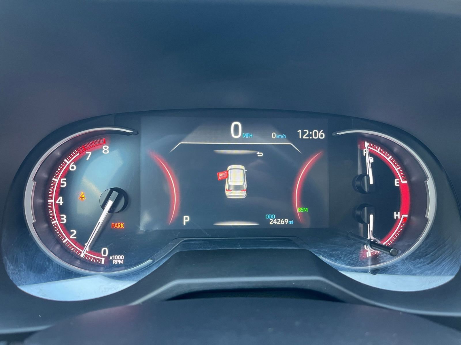 Used 2025 Toyota RAV4 XLE image 40