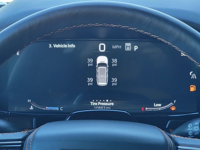 Certified 2025 Jeep Grand Wagoneer Series III w/ HD Trailer Tow Package image 35