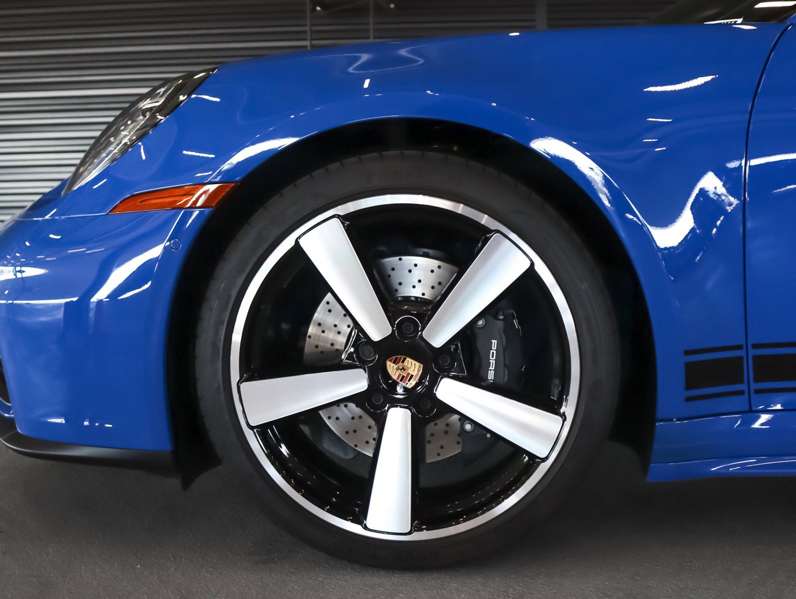 Certified 2025 Porsche 911 Carrera image 25