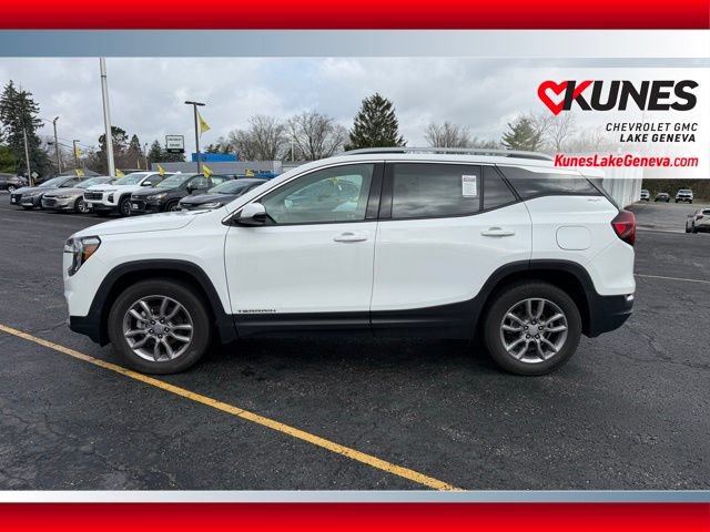 Used 2024 GMC Terrain SLT AWD/4WD image 7