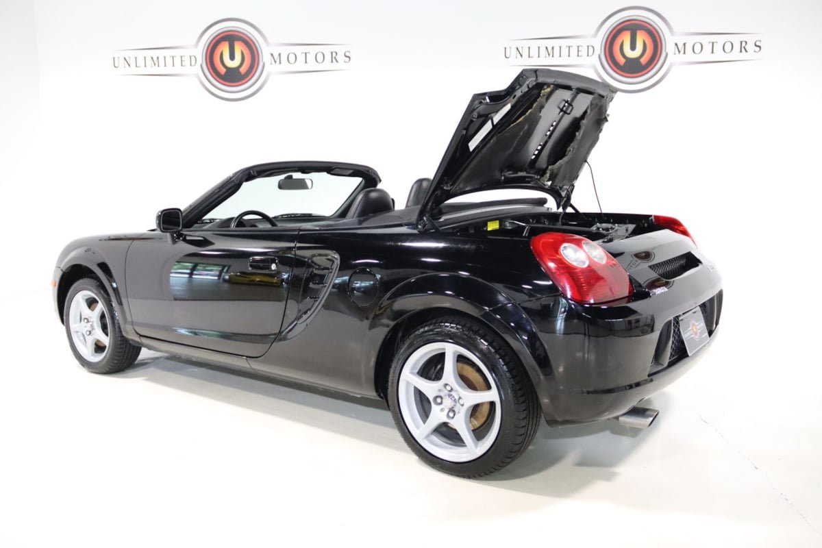 Used 2004 Toyota MR2 RWD image 32