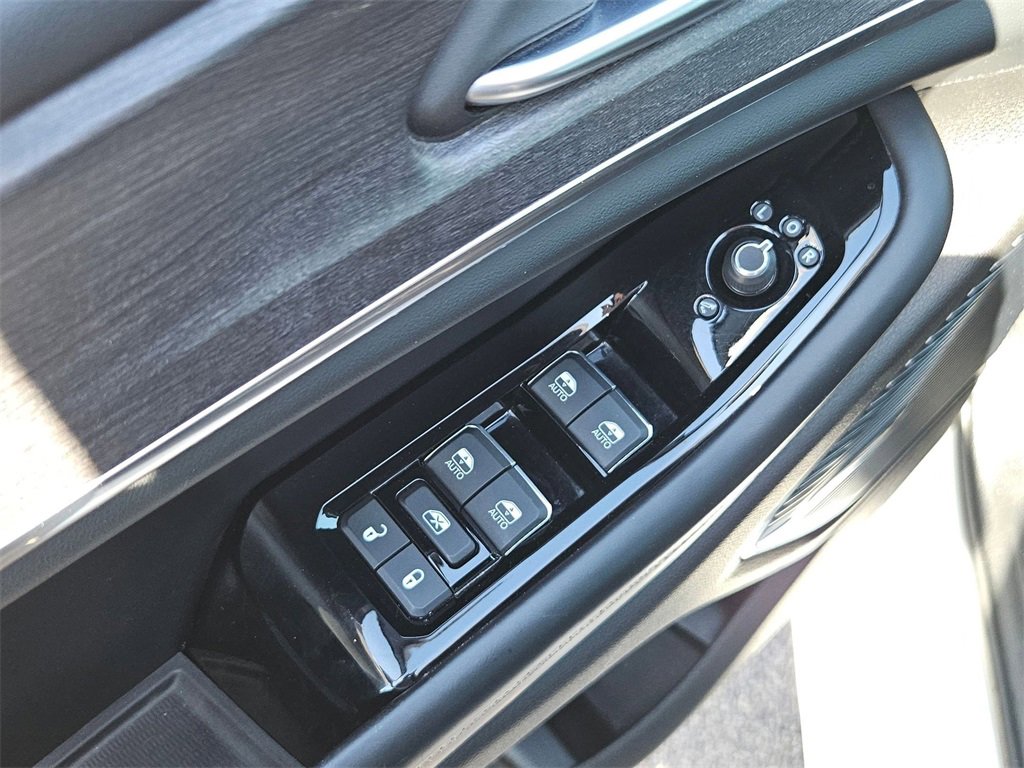 Used 2021 Jeep Grand Cherokee L Overland w/ Advanced Protech Group III image 12