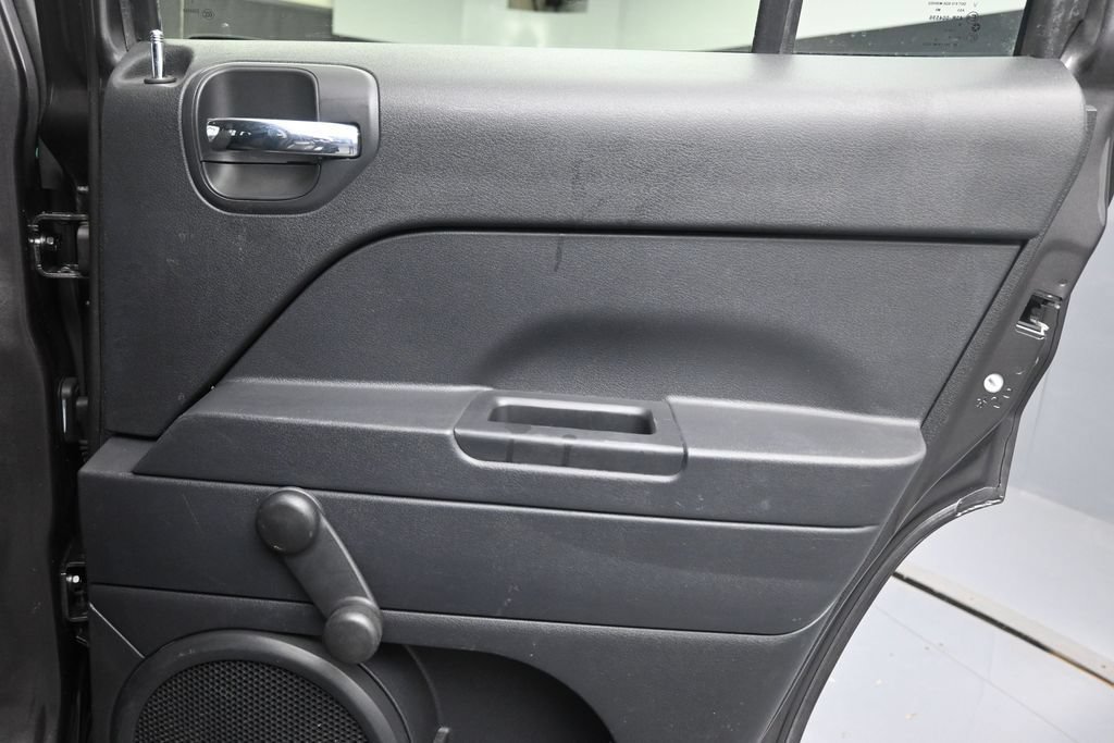 Used 2015 Jeep Patriot Sport FWD image 23