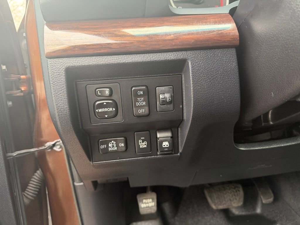 Used 2017 Toyota Tundra Limited w/ Limited Premium Package AWD/4WD image 14