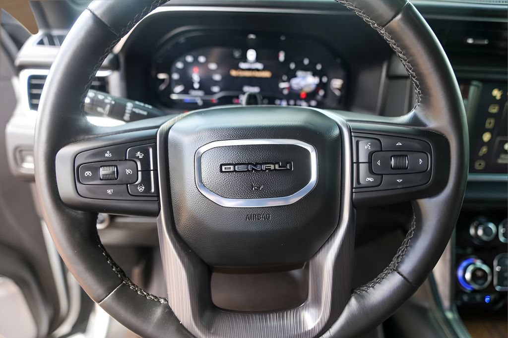 Used 2024 GMC Yukon XL Denali Ultimate AWD/4WD image 11
