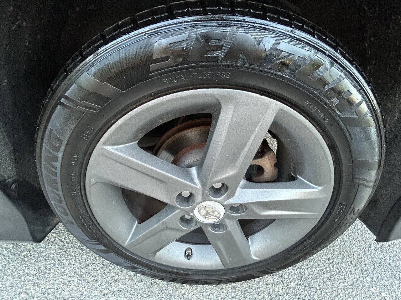 Used 2013 Toyota Camry SE FWD image 18