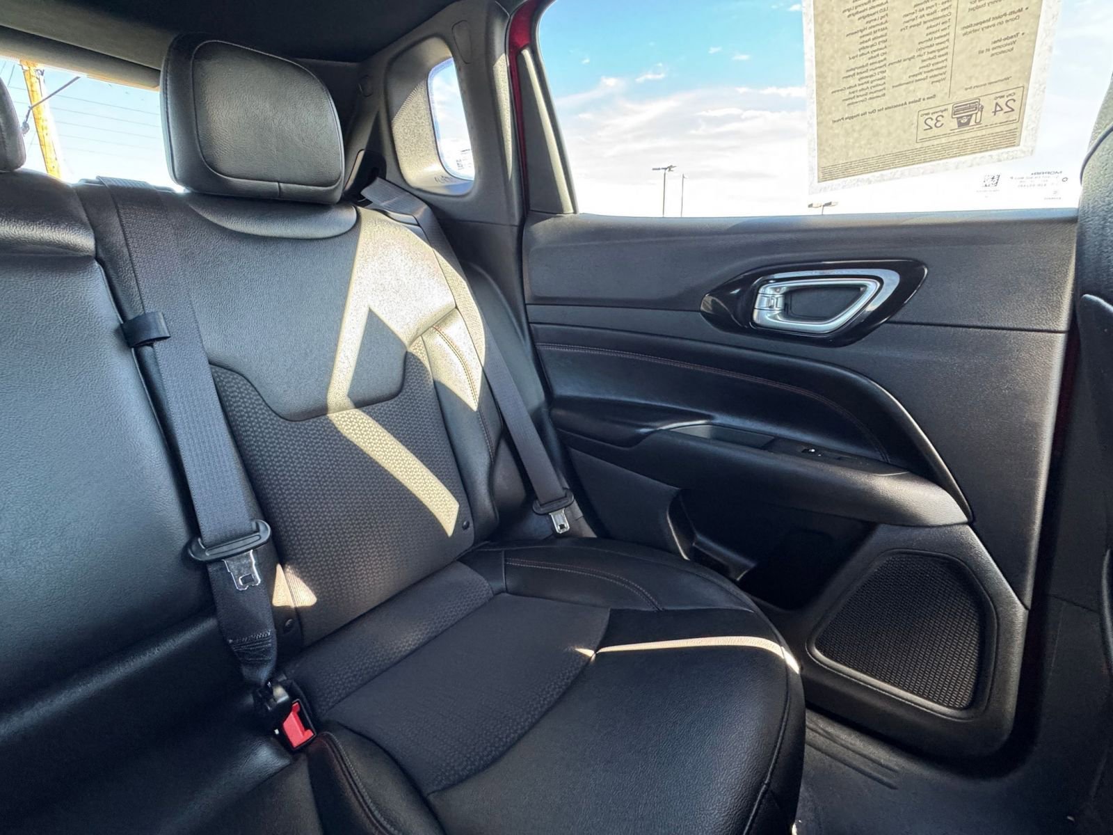 Used 2025 Jeep Compass Trailhawk image 36