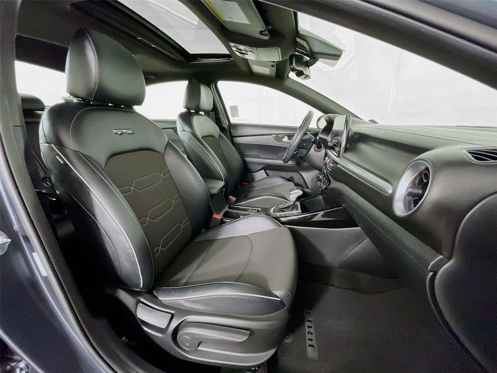 Used 2023 Kia Forte GT-Line w/ GT-Line Premium Package FWD image 31